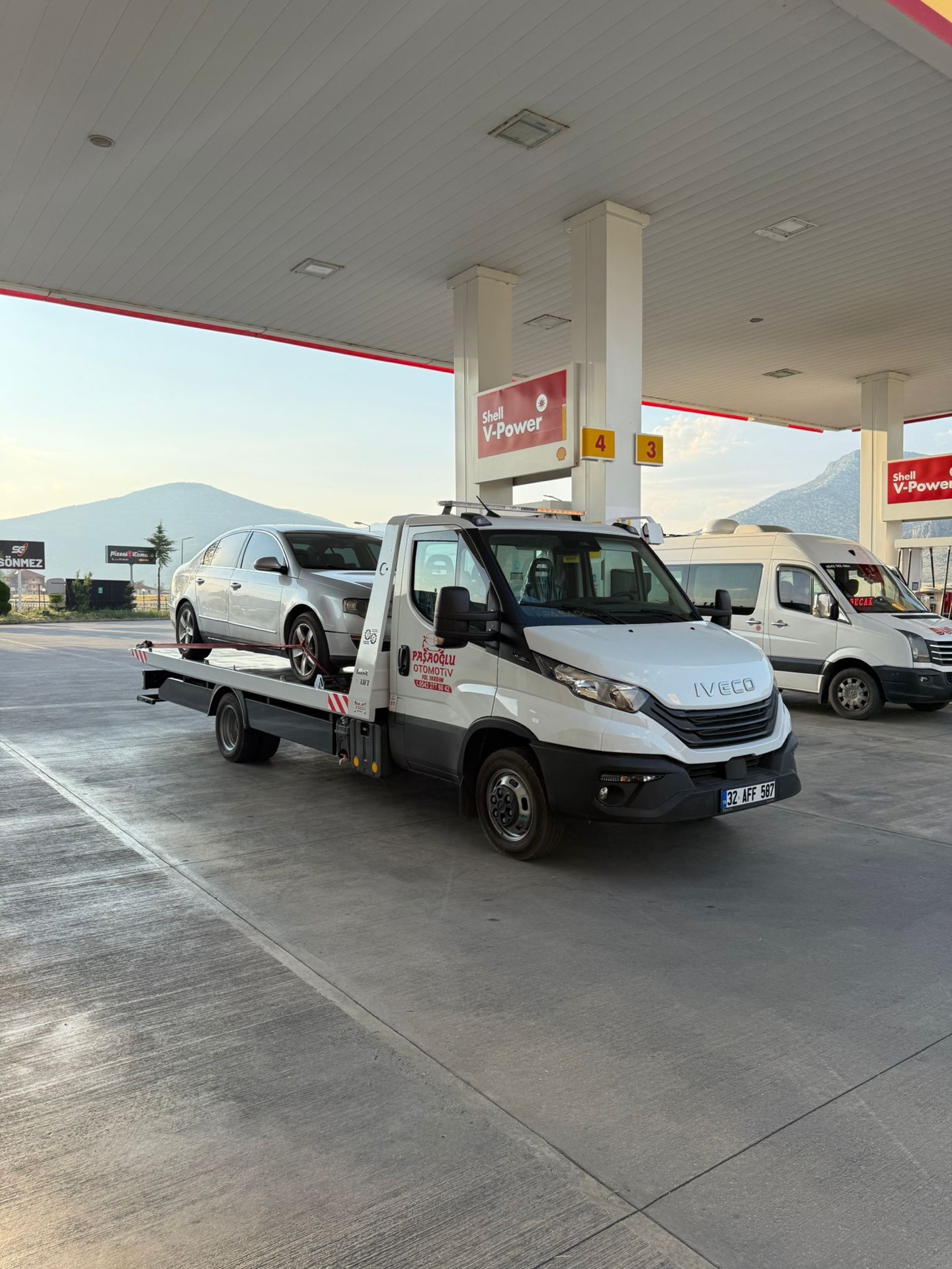 Paşaoğlu yol yardım ekibi ve çekici araçları